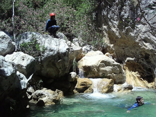  Canyoning for groups in Granada 